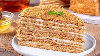 حضري كيكة العسل بمكونات بسيطة