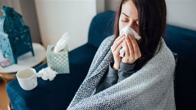 طبيب يحذر المصابين بأوميكرون من تناول مشروب شهير بسبب مضاعفاته الخطيرة