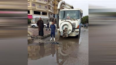 جاهز العاشر من رمضان: إصلاح كسر ماسورة مياه الشرب بالمجاورة السادسة