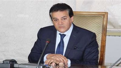وزير التعليم العالى: الدولة تسعى لإحداث نقلة بمنظومة العمل الإدارى