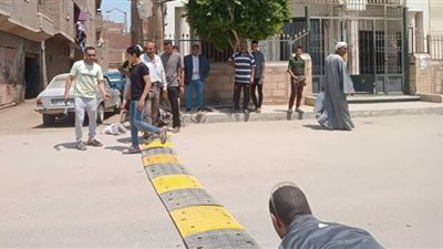 تركيب مطبات صناعية بشوارع الواسطى وتحرير 13 مخالفة تموينية