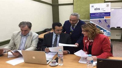 عمرو محب ولافرانكي يمثلان فيفا في الاختبار النهائي لدبلومة الإدارة الرياضية