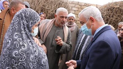 رئيس جامعة المنوفية يتفقد فعاليات القافلة المتكاملة لعزبة التفتيش بأشمون
