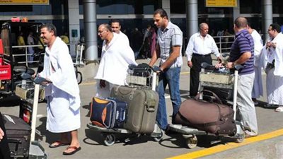 جسر مصر والسعودية الجوي.. مغادرة أول فوج من حجاج القرعة |فيديو