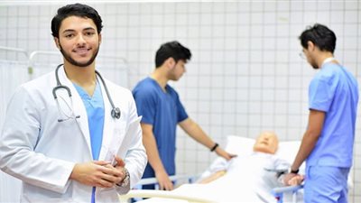 منهازيادة مكافأة أطباء الامتياز.. قرارات تاريخية للحكومة