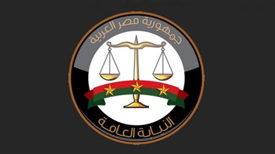 ملابسات العثور على جثة شخص مقتول بسكين في شقته