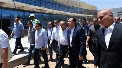 رئيس الوزراء يتفقد أعمال التطوير بطنطا ويستمع لمطالب الأهالي