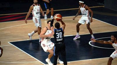 فلامنجو يتقدم على ماجيك في الشوط الأول بنصف نهائي مونديال السلة