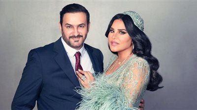 فرق السما والأرض.. صورة أحلام وزوجها في الخطوبة تصدم الملايين (شاهد)