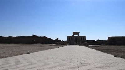 السكرتير العام يتابع استعدادات محافظة قنا للإحتفال بالعيد القومي