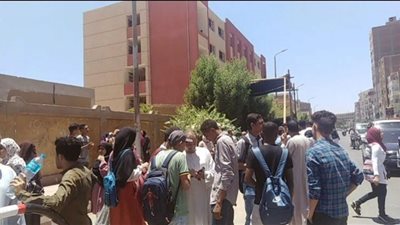 ارتياح بين طلاب الثانوية العامة بقنا في مادة اللغة العربية