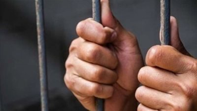 جهود مكثفة للقبض على مسجلين قتلا شابا وأصابا والدته بالرصاص في القليوبية