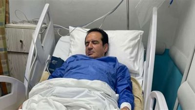 نجل محمد ثروت يكشف سبب عدم تواجده مع والده أثناء خضوعه لعملية جراحية