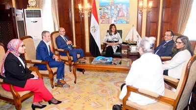 السفير عمرو عباس يستعرض أهداف نموذج المركز المصري الألماني للهجرة والتوظيف