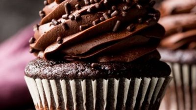 يحبها الأطفال.. طريقة عمل كب كيك بالشوكولاتة