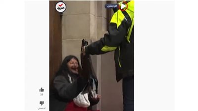 (شاهد) تحويل عبوات الحليب إلى أغطية للمشردين في الأرجنتين