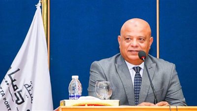 تكريم العاملين المتميزين بهيئة ميناء دمياط