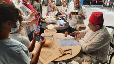 إحياء صناعة ورق البردي.. ورشة عمل للأطفال برعاية 