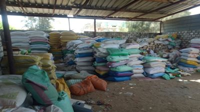 محافظ الدقهلية يحيل 32 مخالفة تموينية إلى النيابة العامة