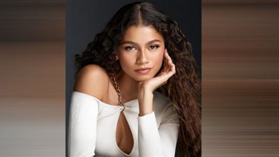 زيندايا تهوس متابعيها ببطن مكشوف في أحدث ظهور