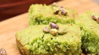 عشان الحلويات الشرقية.. طريقة عمل بسبوسة بالفستق