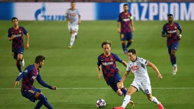 تعرف على حكم مباراة برشلونة ونابولي بالدوري الأوروبي