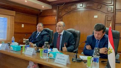 «مشروعات النواب» تبحث حل مشكلات المصنعين مع الضرائب و«التنمية الصناعية»