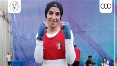 يمنى بطلة جامعة دمياط تصل للدور قبل النهائي