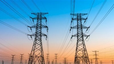 مطالب بنقل أعمدة الإنارة بعد توسعة الطريق بعزبة سالمان بنجع حمادي