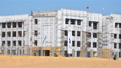 صور| وزير التعليم العالي يتابع إنشاءات جامعة شرق بورسعيد الأهلية
