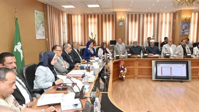 محافظ الشرقية يُشدد على تحصيل المستحقات الخاصة بالدولة ورفع الإعلانات المخالفة