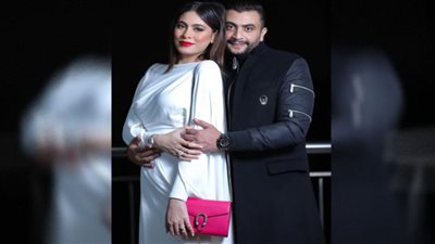 بالأحمر الجريء.. هاجر أحمد تحتفل بعيد الحب رفقة زوجها