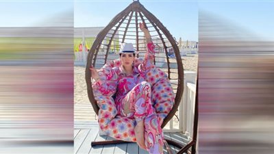 استوحي إطلالتك من نسرين طافش وتألقي بملابس صيفية تريندي