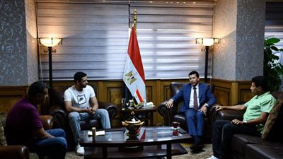 وزير الرياضة يستقبل مصطفى عسل بعد تتويجه ببطولة العظماء الثمانية