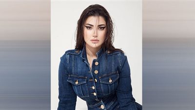 هدى الإتربي تستعين بريهام خليفة لتغير ملامحها وتهوس متابعيها (شاهد)