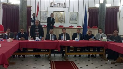 رئيس شركة السكر يكشف لوفد برلماني أسباب ارتفاع الأسعار