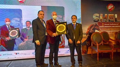 رابطة أطباء الكبد والجهاز الهضمي تكرم هشام مسعود على مجهوداته في مؤتمرها السنوي