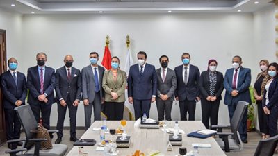 عبد الغفار و مسئولي «استرازينيكا» يناقشان التعاون في مجال نقل تكنولوجيا اللقاحات والأمصال