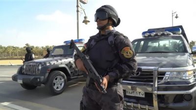 تفاصيل واقعة العثور علي جثة شاب داخل سيارة بالمعادي