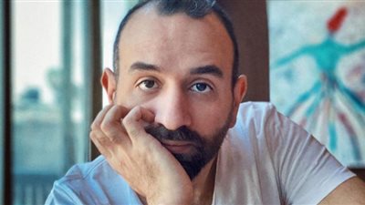 عمرو سلامة: المجتمع يعيش حالة قاسية ضد المرأة.. وهناك هوس بـ
