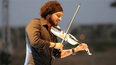 الساقية تستضيف عازف الكمان عزمي على مسرحها