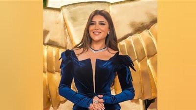 بالحجاب والألوان المبهجة.. مي عمر وروبي يروجان لمسلسل 