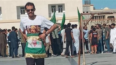 مؤيدو القذافي يرفعون الرايات الخضراء في الاحتجاجات الليبية