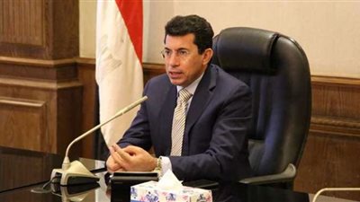 وزير الرياضة يتواصل مع رئيس الزمالك للاطمئنان على بعثة الفريق بأنجولا