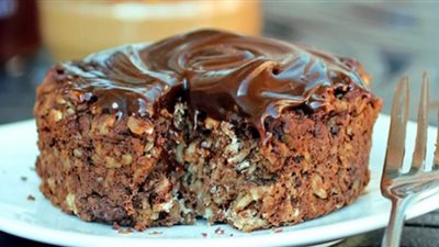 عشاق الحلويات.. طريقة عمل كيكة الشوكولاتة والشوفان