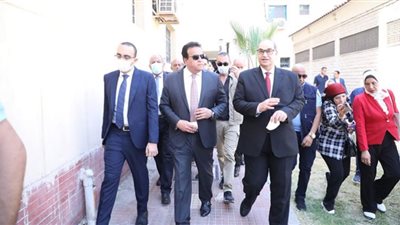 عبد الغفار يتفقد مستشفى أورام الإسماعيلية ويشيد بمستوى الخدمات العلاجية