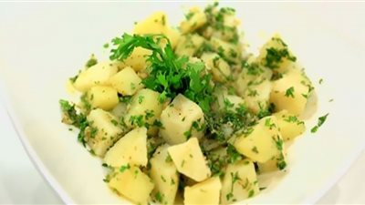 طريقة عمل سلطة البطاطس بالبقدونس للشعور بالشبع لفترة طويلة