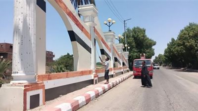 قنا تنظم حملة تجميل بمدخل مدينة دشنا
