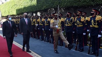 مراسم استقبال رسمية لرئيس الوزراء الأردني بمقر مجلس الوزراء