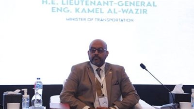 وزير النقل السوداني يهنئ كامل الوزير على تطور البنية التحتية بمصر
